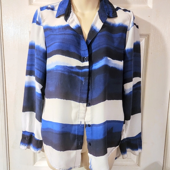 Revolve Bella Dahl Button Down Shirt in "Blue Wave" Small - Picture 3 of 8